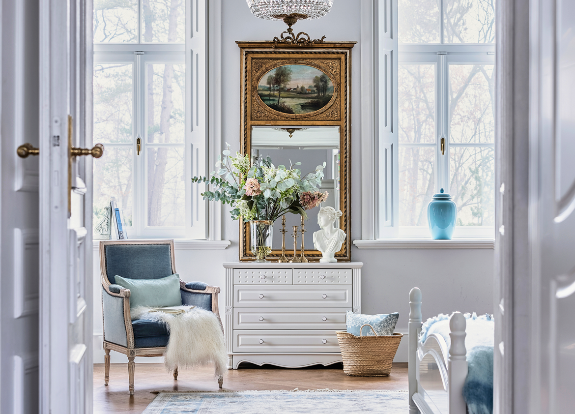 stylowa komoda z szufladami